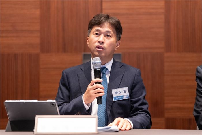 "KSMC 만들어 반도체 위기 극복…주 52시간은 걸림돌"