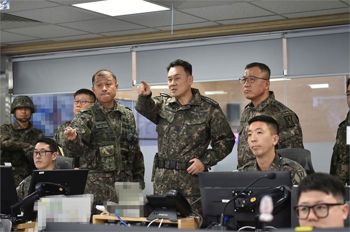 합참의장 "연말연시 적 도발 가능성…좌고우면 말고 일격필살"