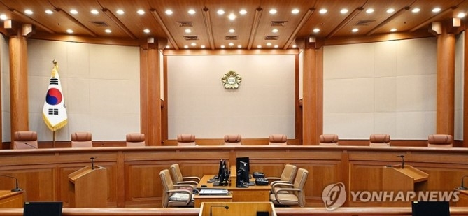 민주당 "탄핵 승복? 피해자에 항복 요구하는 꼴…與, 적반하장 말라"