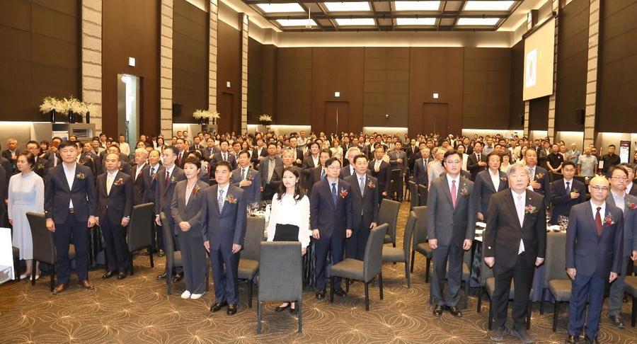 22일 주광주 중국총영사관이 개최한 중화인민공화국 수립 77주년 경축 리셉션에 참석한 중∙한 각계 귀빈들. (주광주 중국총영사관 제공)