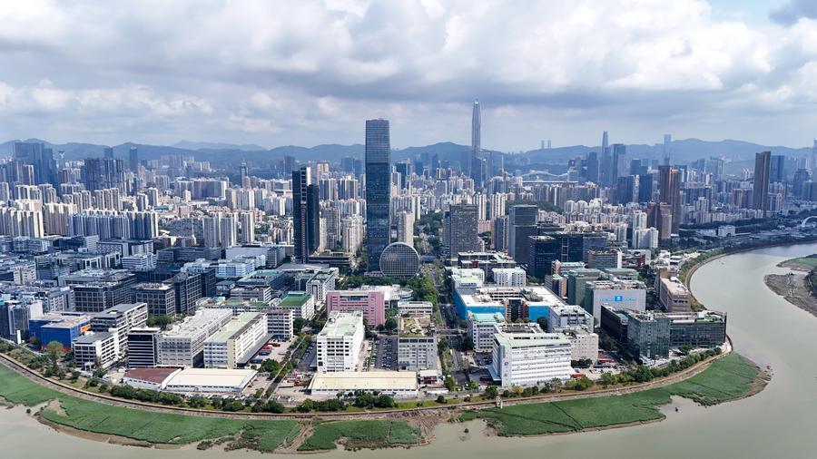 선전(深圳) 허타오선강(河套深港) 과학기술혁신협력구를 지난해 4월 24일 드론 사진에 담았다. (사진/신화통신)
