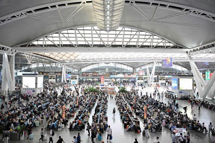 지난 4월 6일 광둥(廣東)성 광저우(廣州)남역 대합실. (사진/신화통신)
