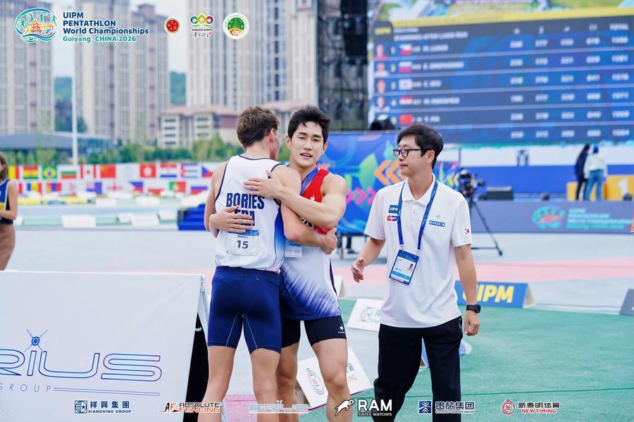 30일 '2026 근대5종 세계선수권대회' 남자 개인전 결승에 출전한 한국 국가대표 서창완(오른쪽 둘째). (주최 측 제공)