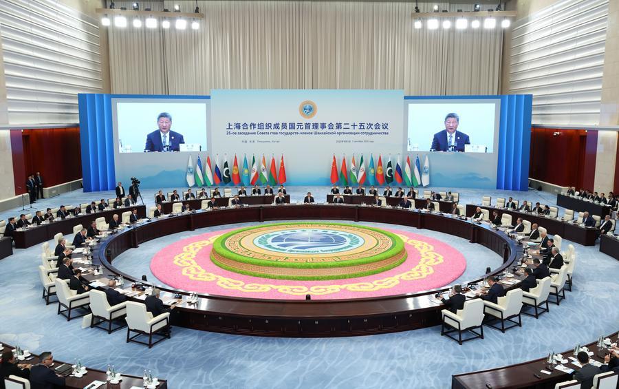 시 주석이 지난해 9월 1일 톈진(天津)에서 '상하이협력기구(SCO) 회원국 정상이사회 제25차 회의'를 주재하고 있다. (사진/신화통신)