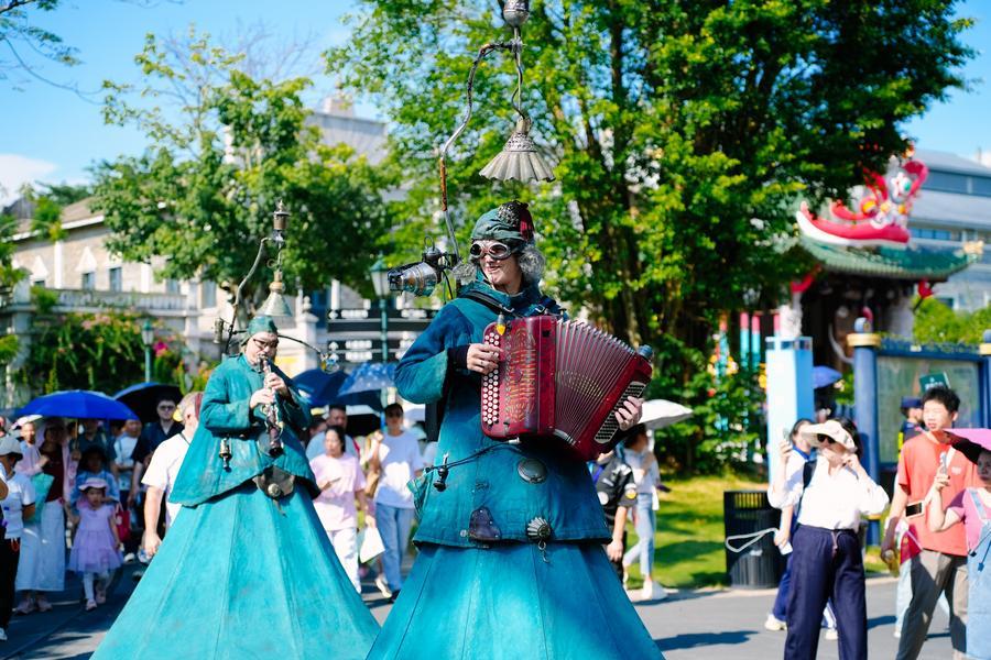 광둥(廣東)성 장먼(江門)시 츠칸(赤坎) 화교 고진(古鎮∙옛 마을)에서 열린 '제1회 츠칸국제예술제' 현장. (사진/신화통신)